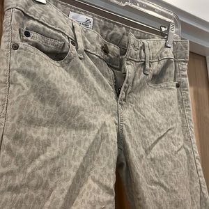 Zara tan cheetah print skinny jeans. Size 25r.